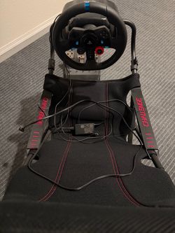 G29 steering wheel and race seat