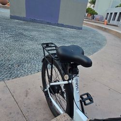 Alguien tiene un cargador Para ebike