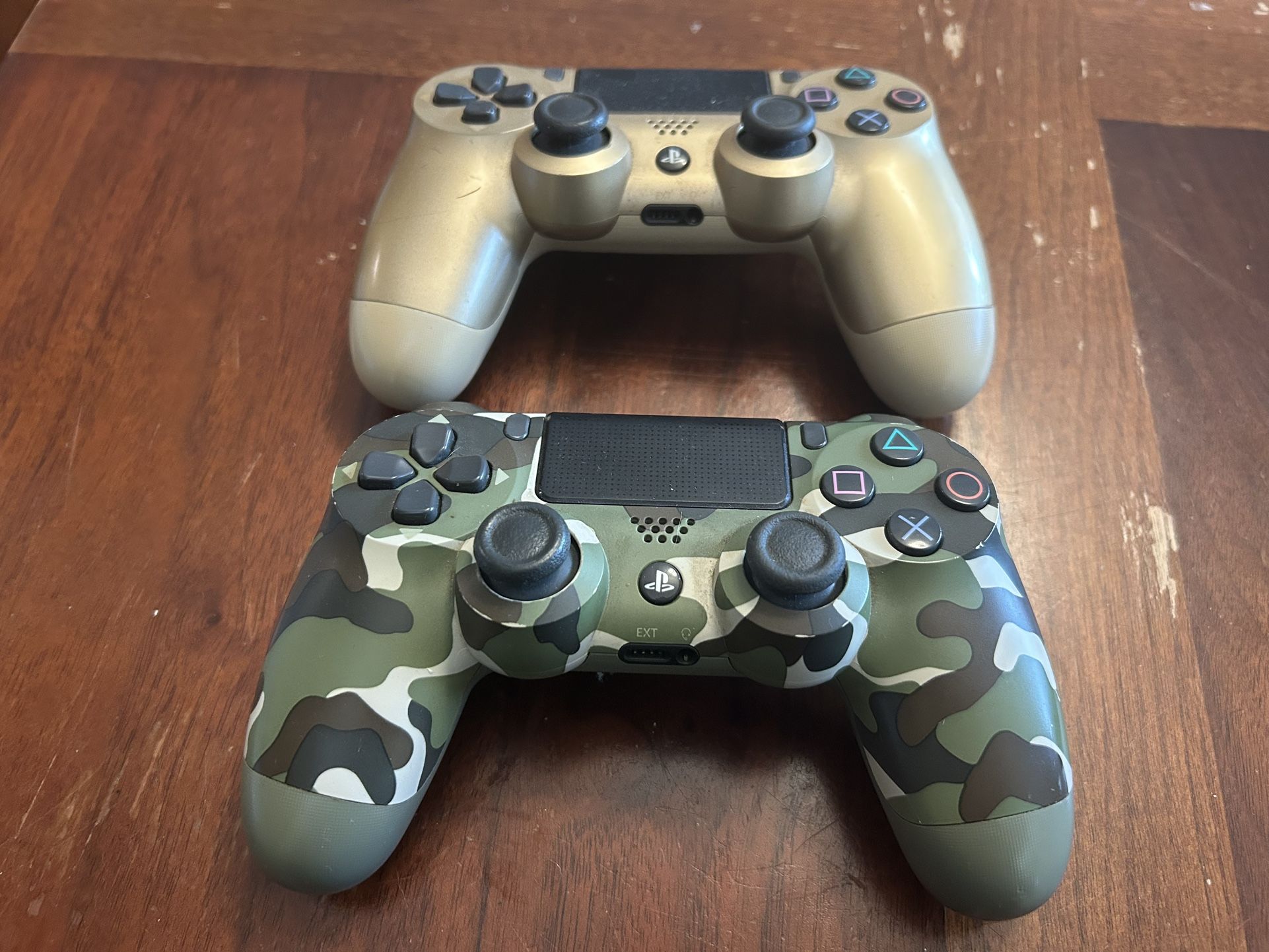PS4 Slim Two Controls