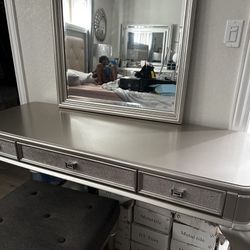 Vanity Mirror And Stool