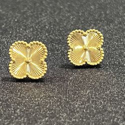 Gold Clover Earrings 