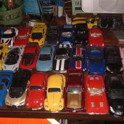 Lot Of 30 New Size 1/43 Collectable Diecast Deal