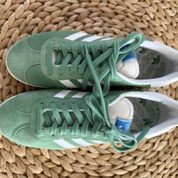 Adidas Gazelles Men’s 7 1/2 Women’s 8 1/2 