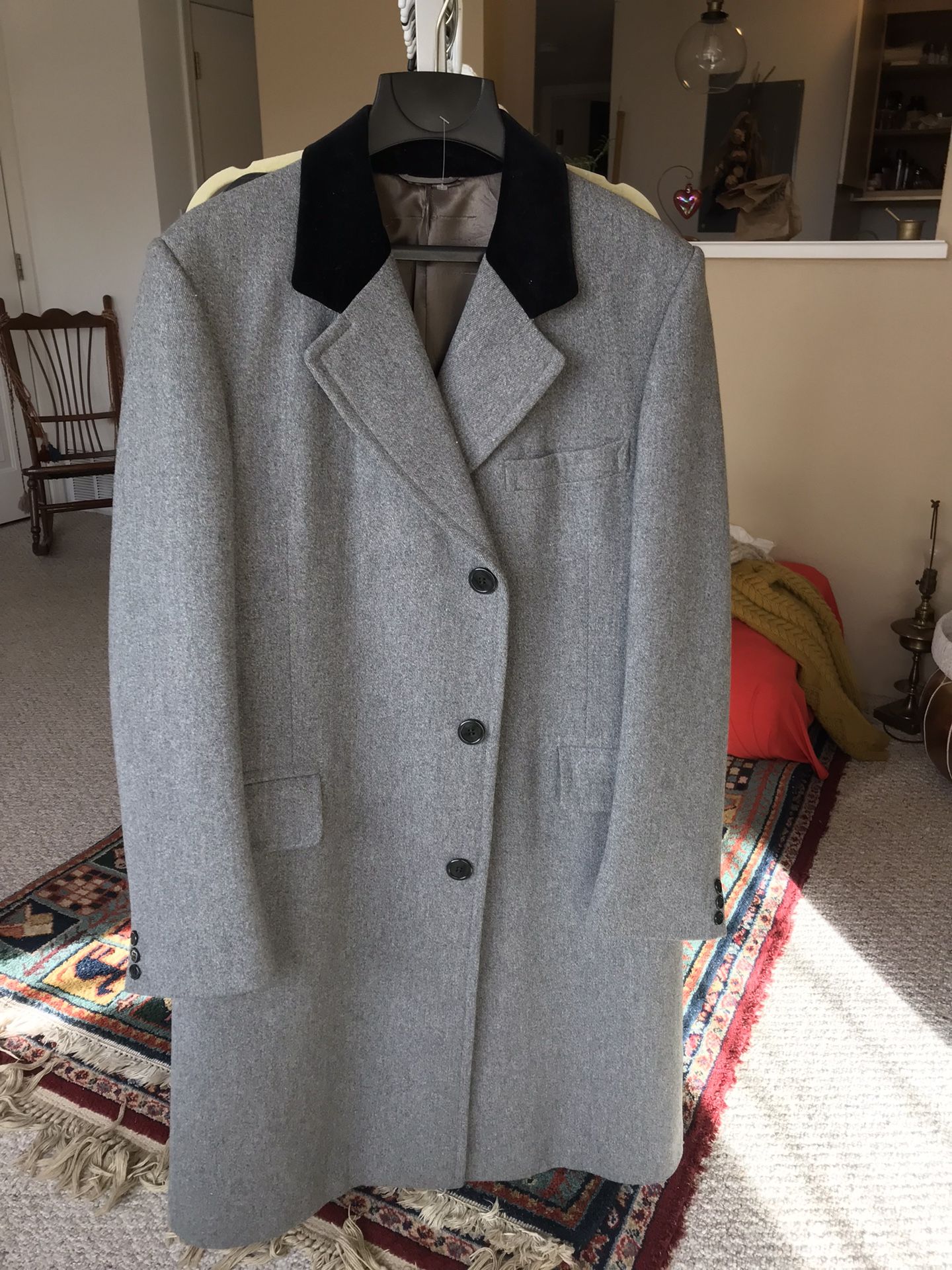 Men Hundred percent wool Long Over Coat , The London fog Size 44 Mint Condition