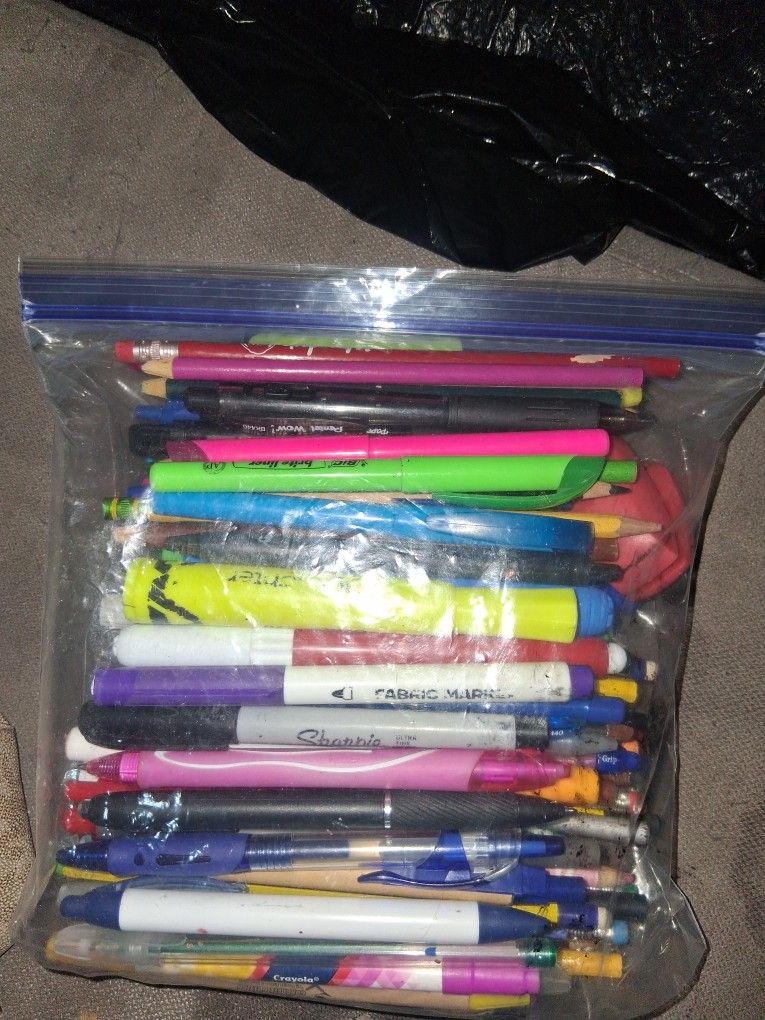 Various Writing And Coloring Utensils/craft Paints Bundle....