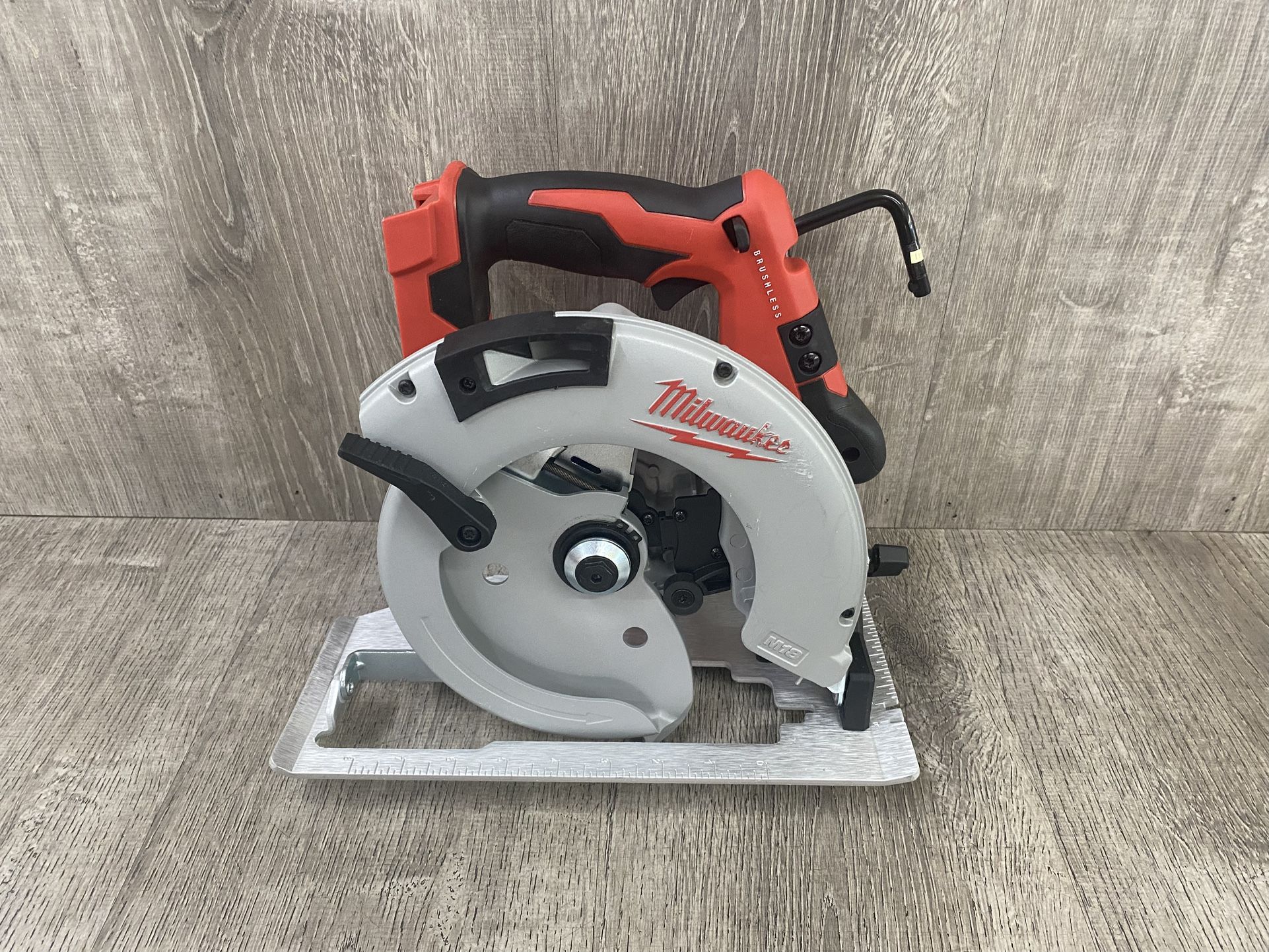 Milwaukee 7-1/4” Circular Saw 2631-20