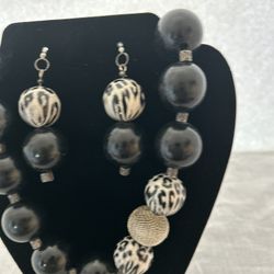 Bold Black Bead Jewelry Set 