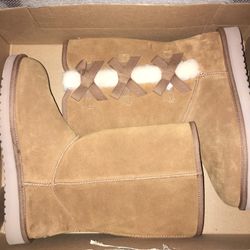 New ugg boots chestnut size 10