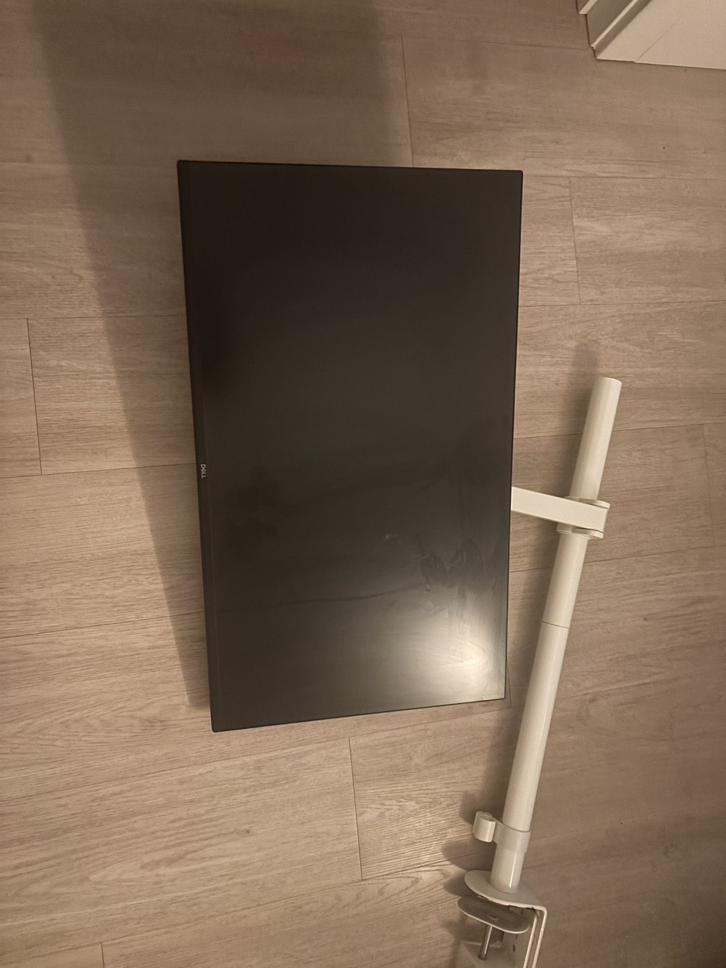 Dell 27” Monitor - 27 Inch, QHD (2560x2440)