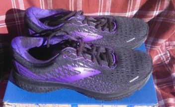 BROOKS GHOST 13 Women's Sz 9 Black/Purple
