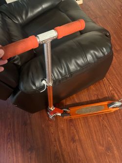 Razor A 2-Wheel Kick Scooter - Red: Steel & Aluminum Frame, Urethane Wheels