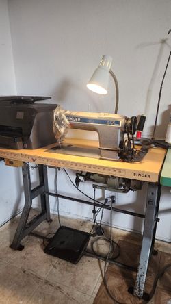 Singer 491 D200AA Sewing Machine With Table