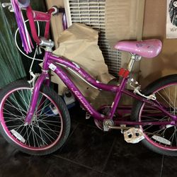 Girls bike