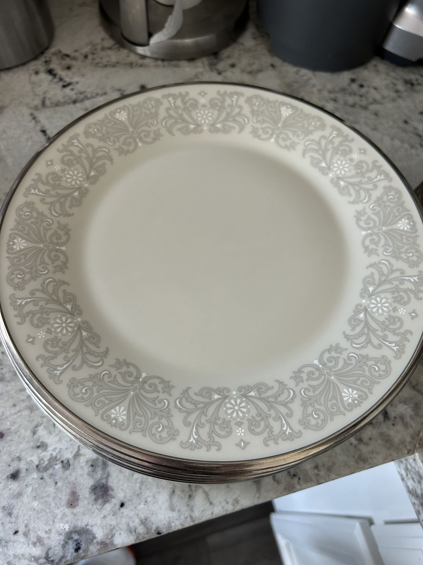Lenox Snow Lily 35 Piece Set With Platter