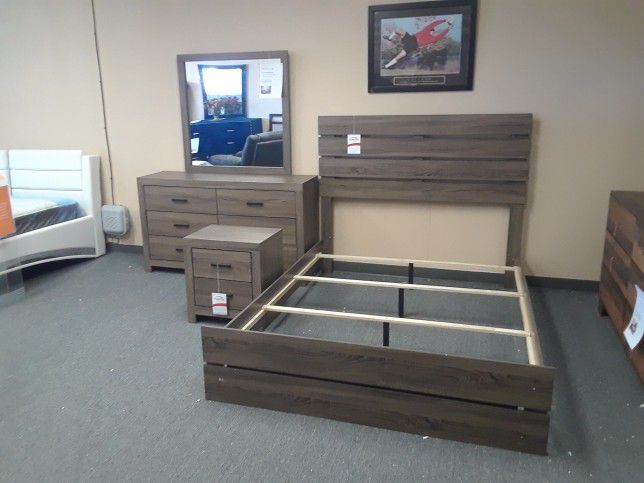 Four Piece Queen Bedroom Set Queen Bed Frame Dresser Mirror And Nightstand On Sale Now Don't Miss