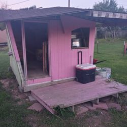 Storage Shed $400