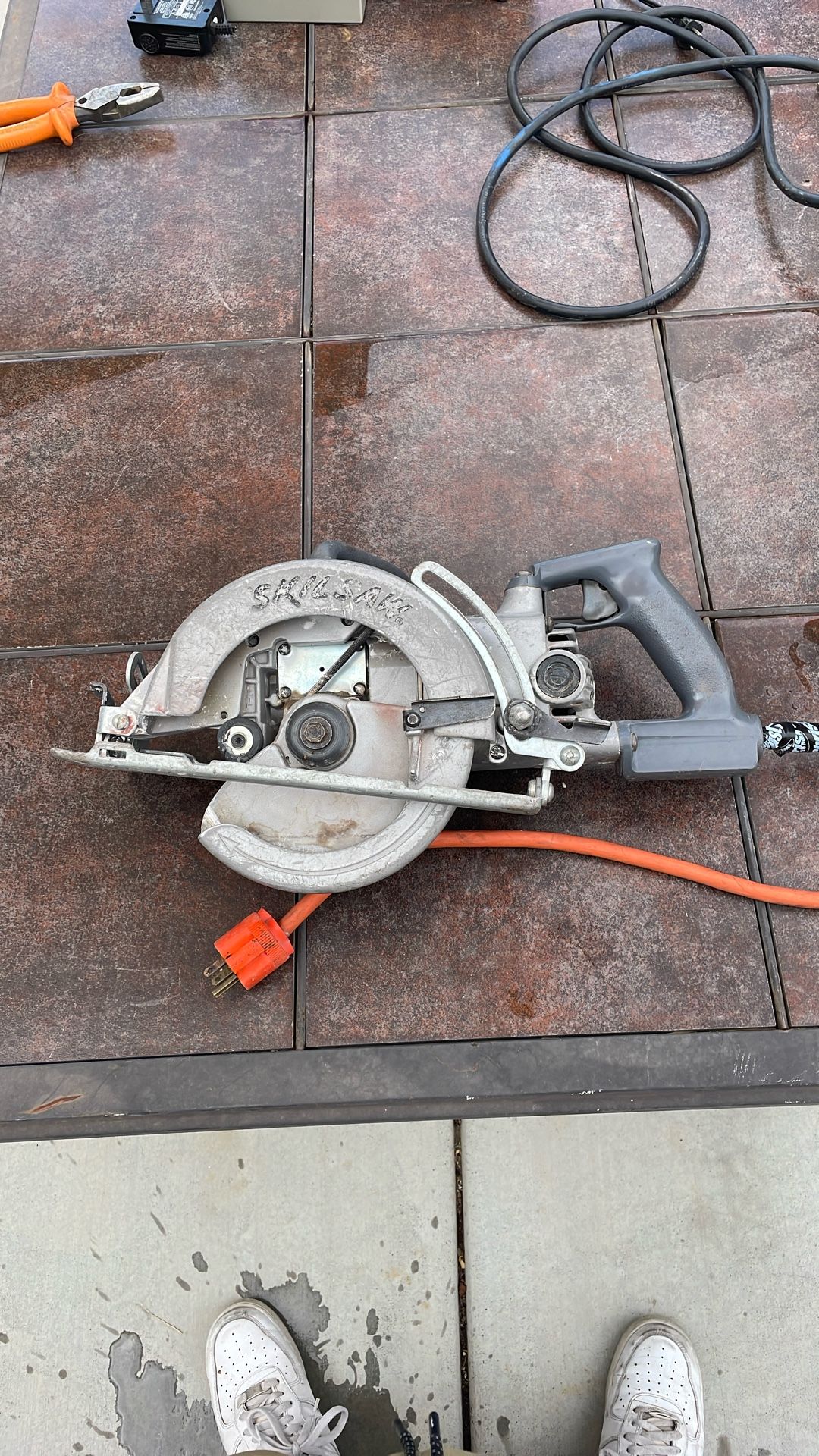 Skilsaw Worm Drive Saw