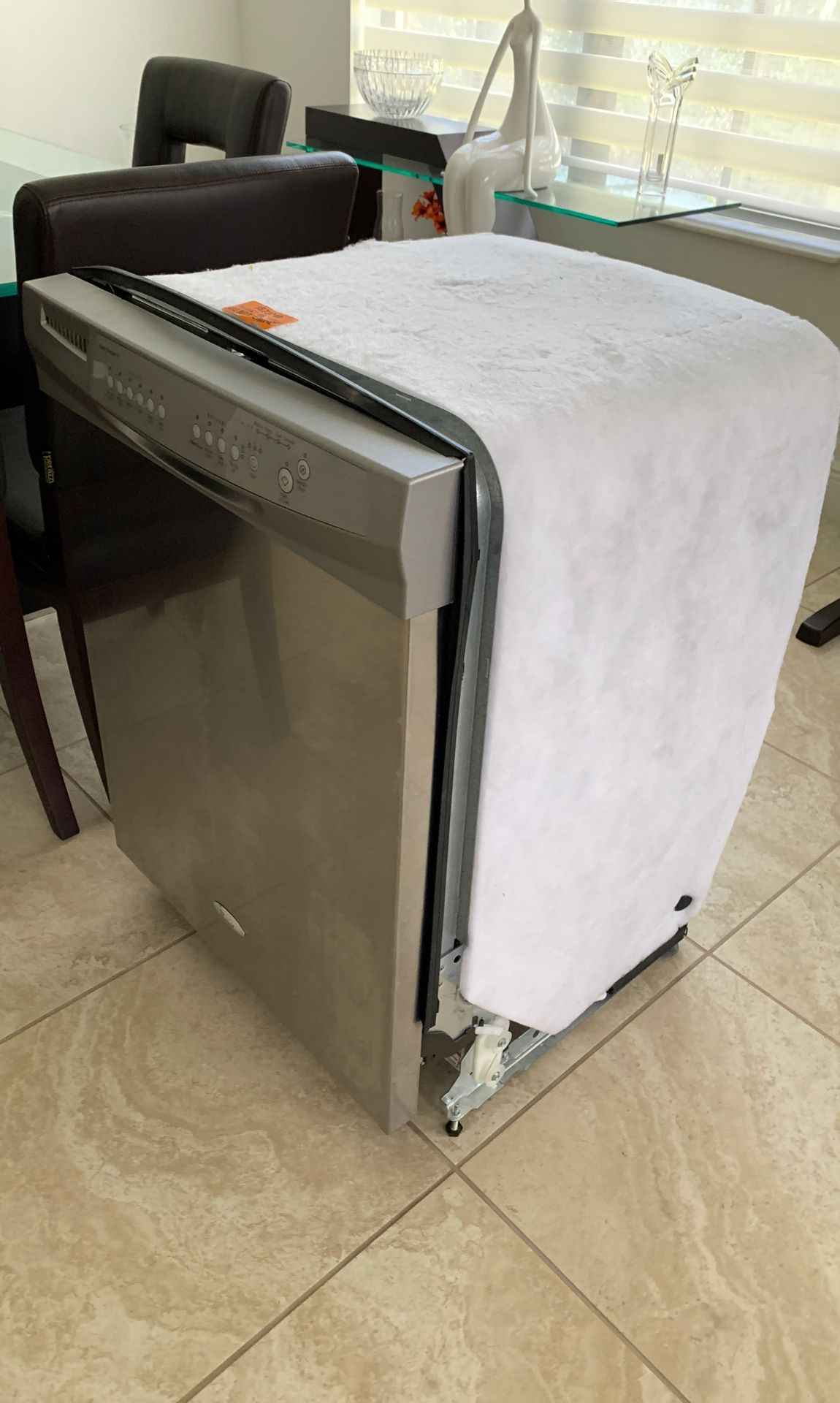 Dishwasher Whirlpool quiet partner V Good condition or parts for Sale