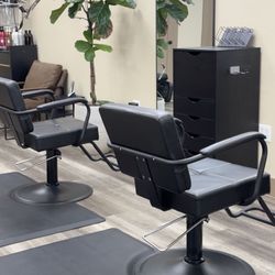 Atlas All Black Hair Styling Chair 