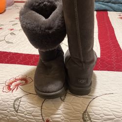 Ugg Sz 9 $75