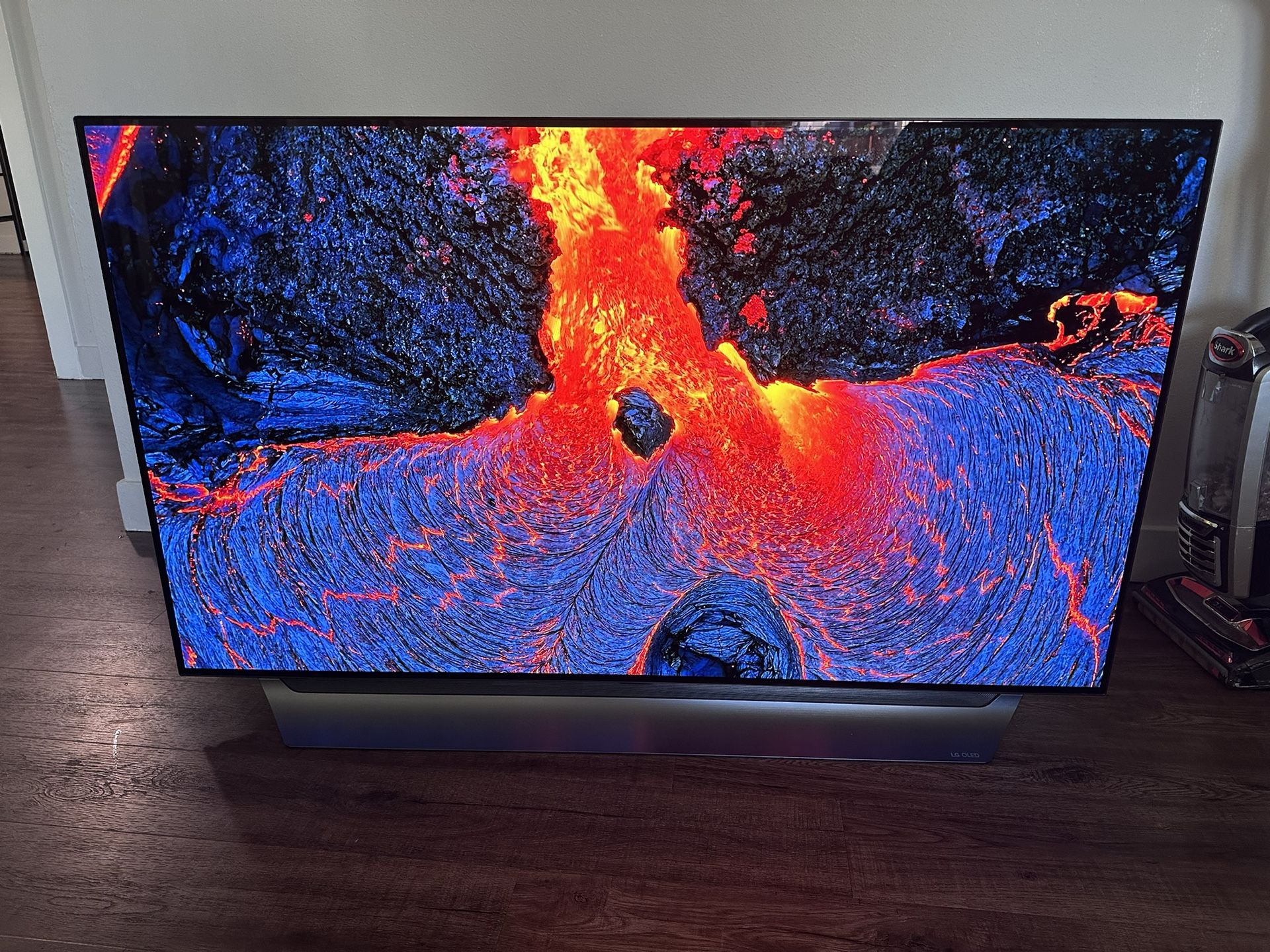 LG OLED C8 60’’