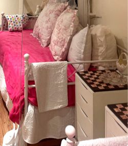Twin Daybed with Mattress & Matress topper