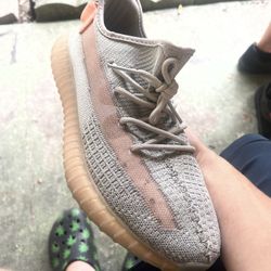 Yeezy 350 V2 