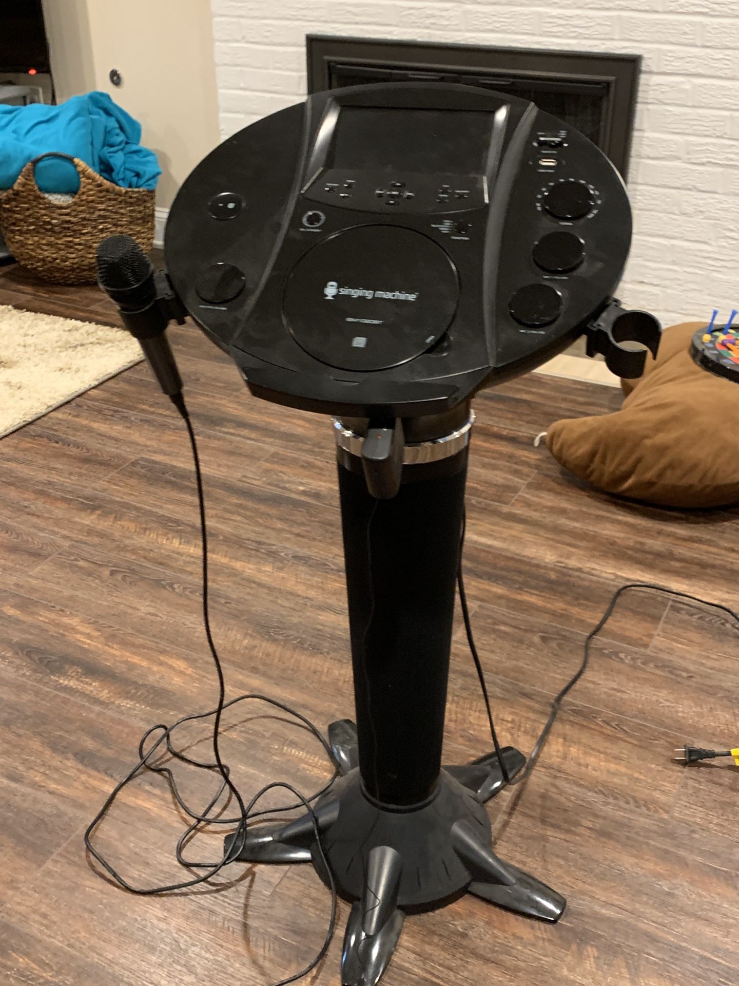 Singing Machine Bluetooth Karaoke Pedestal System with CD’s