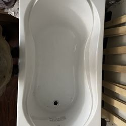 Soaking Bathtub (new)