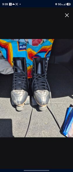 Roller skates w 7