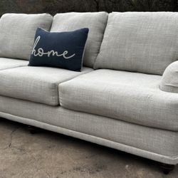 *FREE DELIVERY* Like New Ashley Furniture Sofa