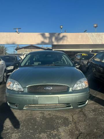 2005 Ford Taurus