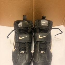 Men’s Size 8 Football Cleats 
