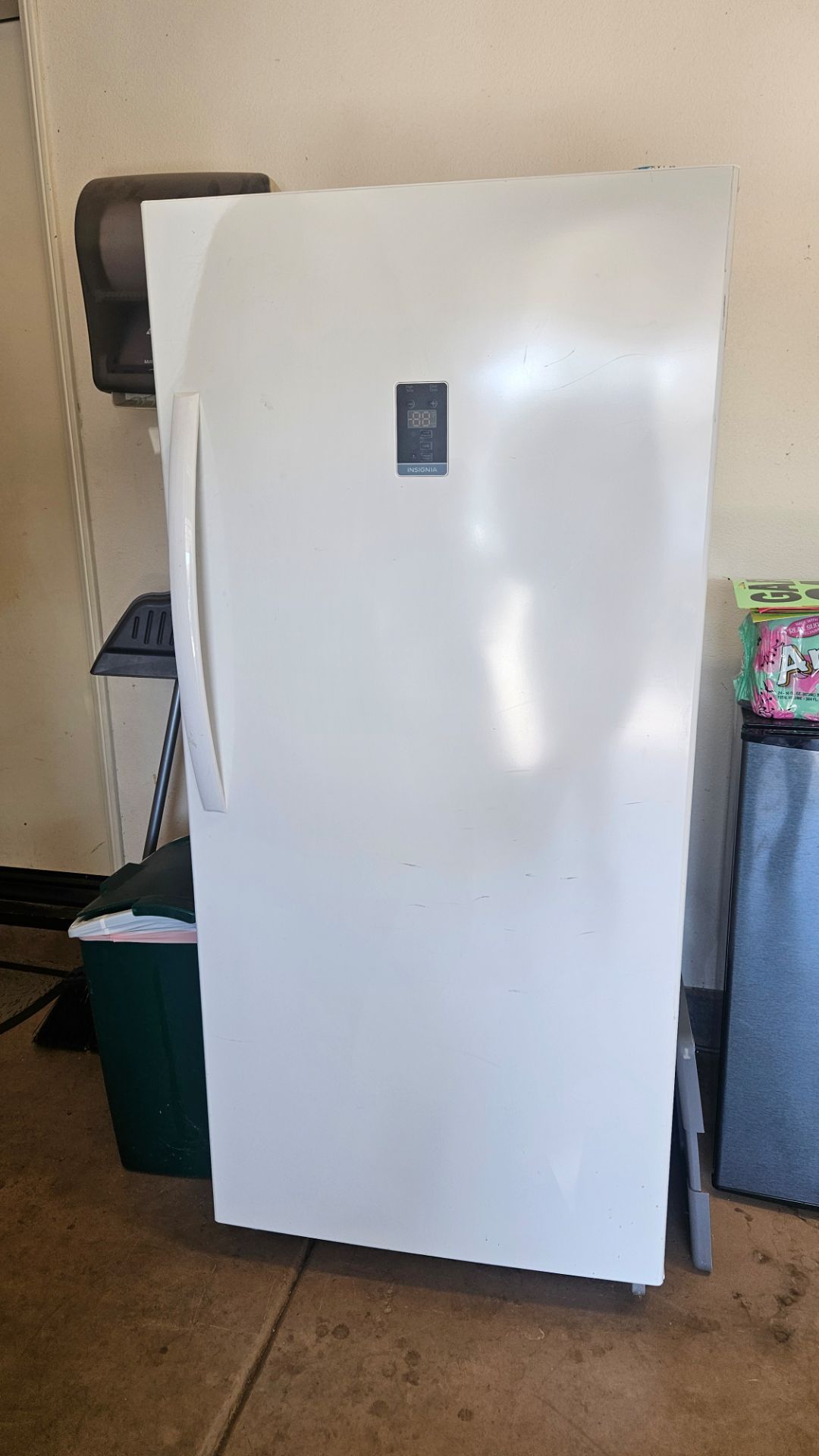 Insignia standing freezer and refrigerator