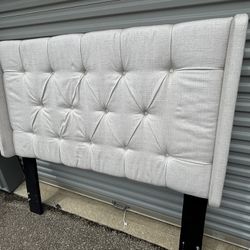 Queen Size Tufted Bed With Frame