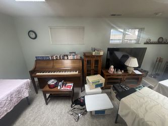 Estate sale     Fri-Sat