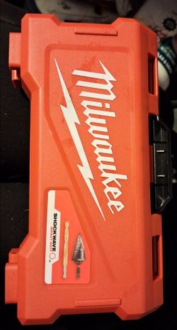 Milwaukee Shockwave Impact Duty Drill Bit Set - Brand New - Retails for $99!