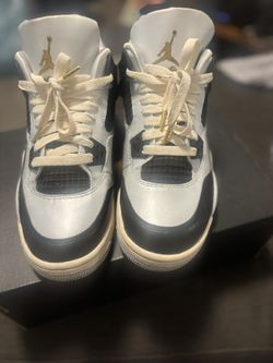 Jordan 4s