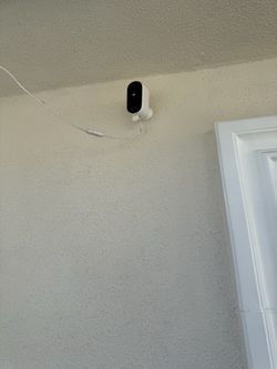 Arlo Essential 2K Wireless Camera with Solar Panle