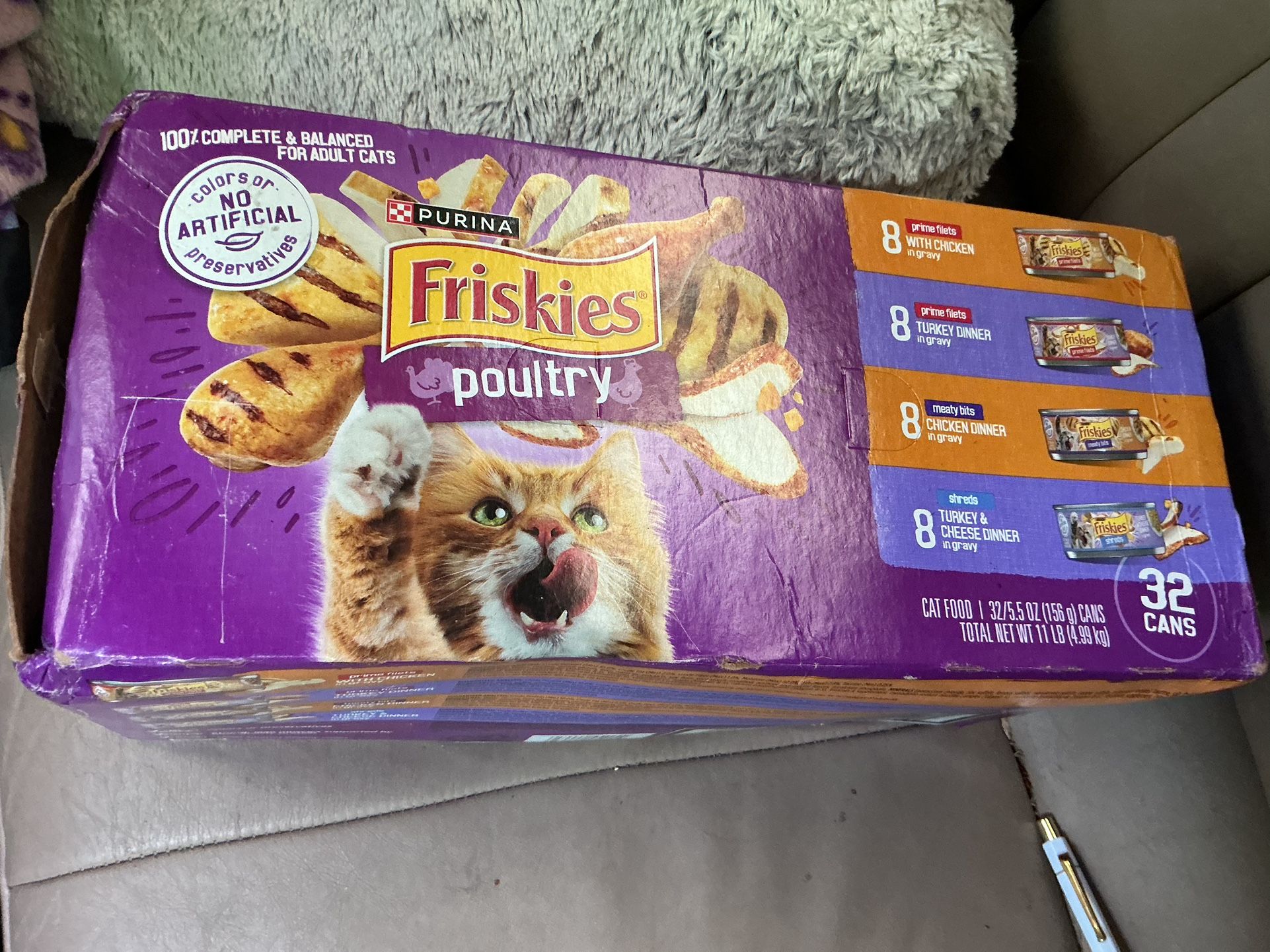 Friskies® Poultry Adult Cat Wet Food - Variety Pack, 32 CT, 176 OZ