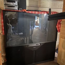 Retro/vintage Mitsubishi TV