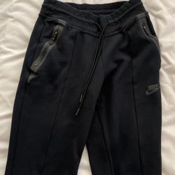 Women’s Nike Tech Fleece Sweats