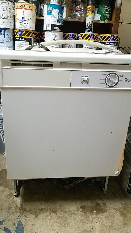 Estate by whirlpool dishwasher