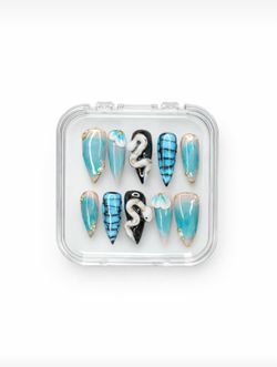Press on nails