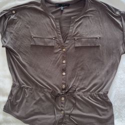 White House Black Market Size M Tan T-Shirt
