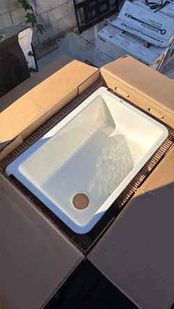 New Kohler Whitehaven 33” Farmhouse Large Apron Cast Iron Kitchen Undercounter Sink