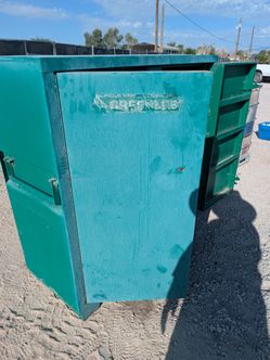 $400 greenlee tool lockup cabinet