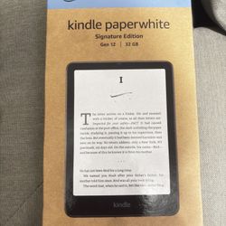Kindle Paperwhite + Wireless Charging Dock 