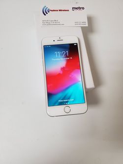 iPhone 6 16 gb unlocked silver - excellent condition