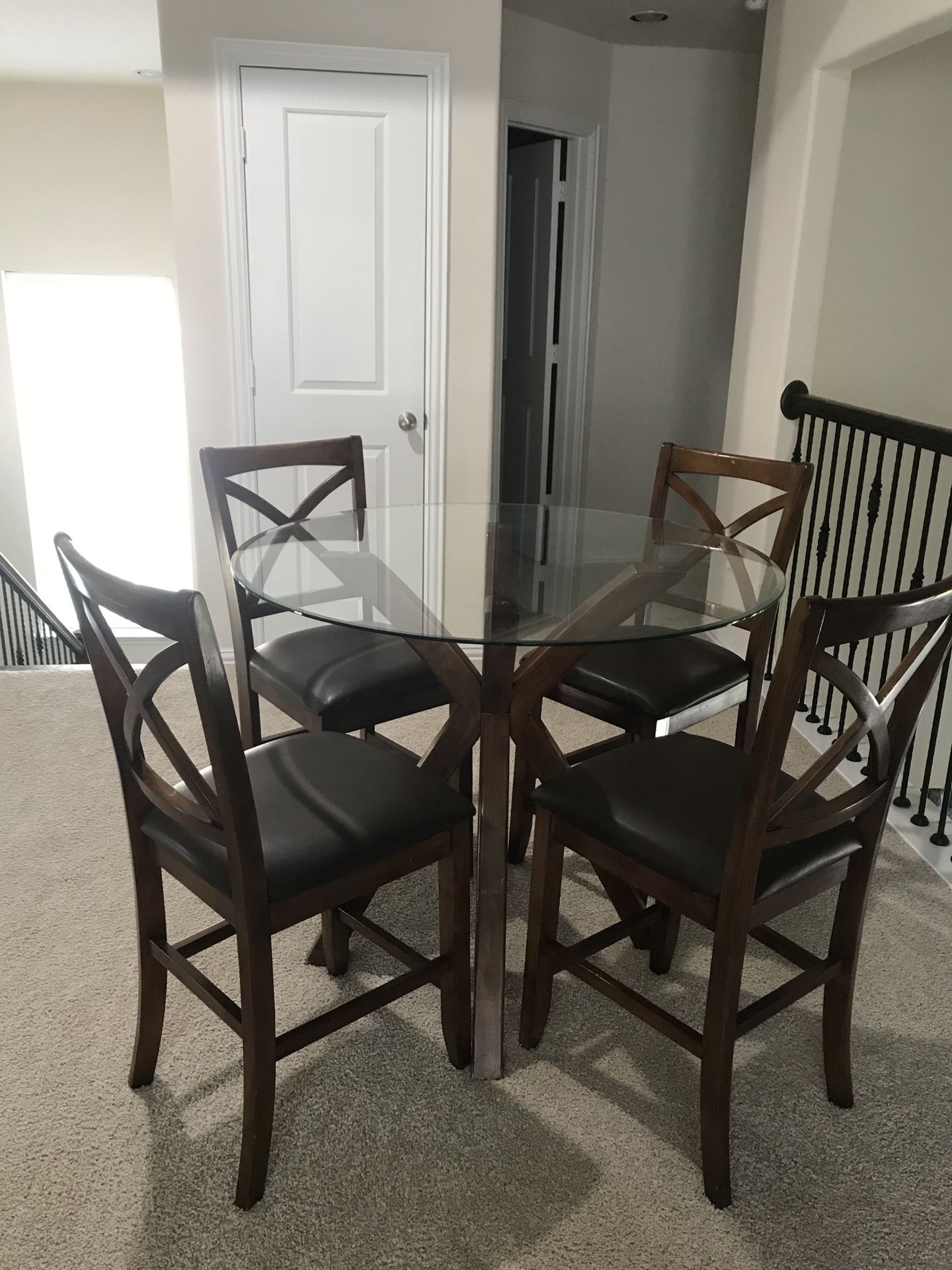 Glass Top Kitchen Table w/4 chairs